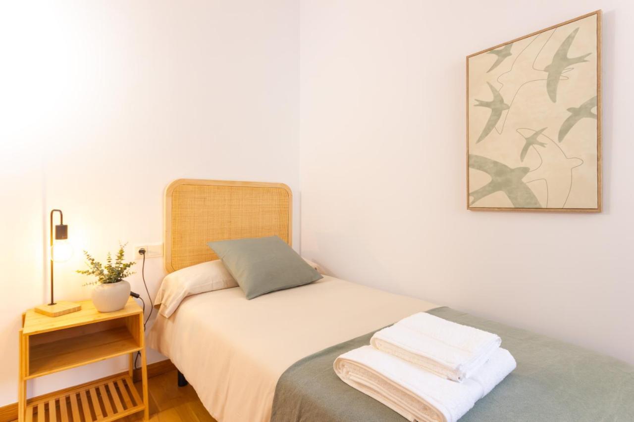 Elegante Duplex En Terrassa, Barcelona Apartment Екстериор снимка